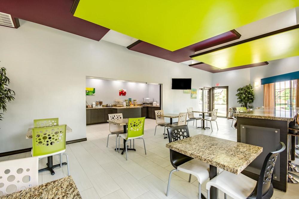 Quality Suites I-44 Tulsa Luaran gambar